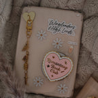 Magnetischer eBook & Handy Halter - "Romantasy Book Club"