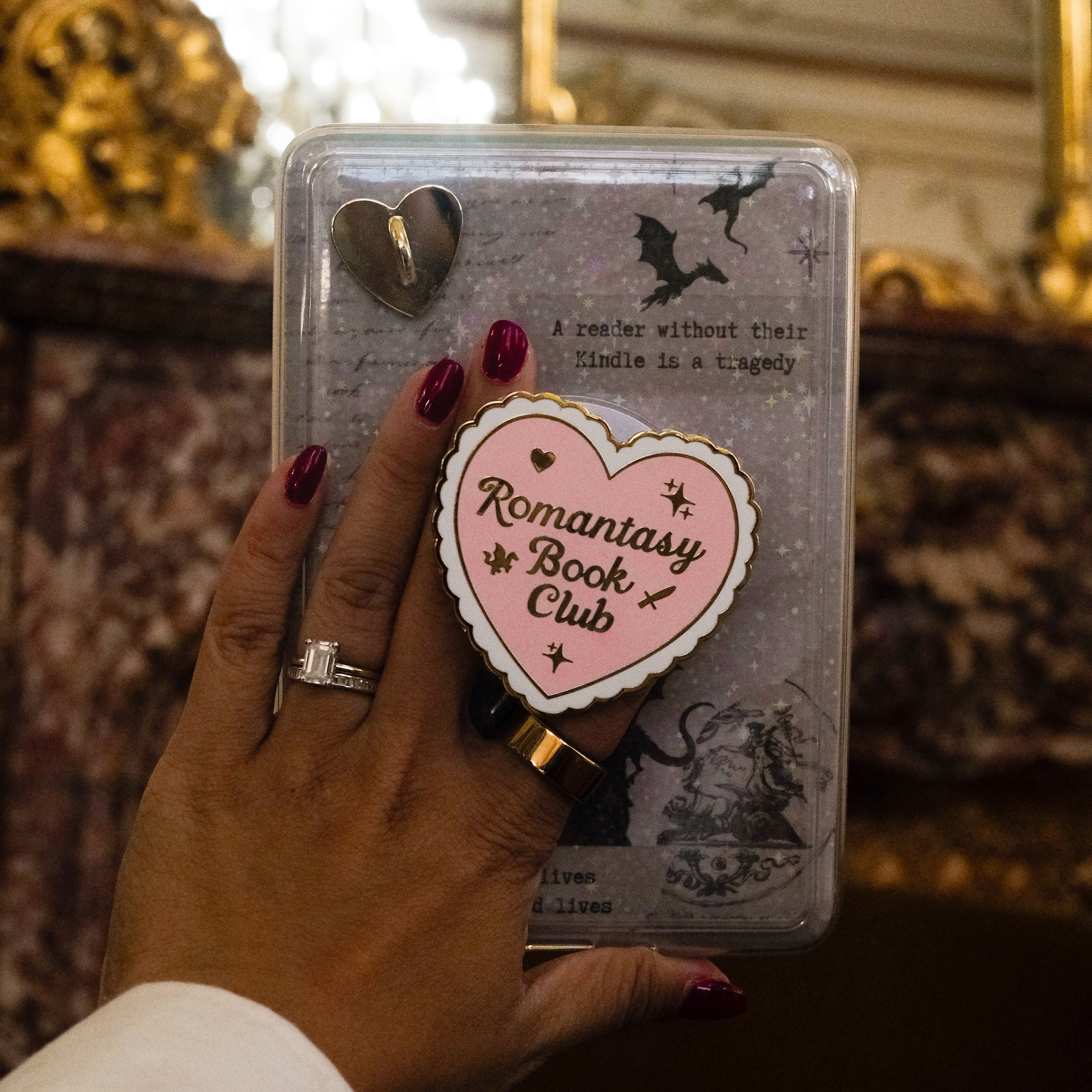 Magnetischer eBook & Handy Halter - "Romantasy Book Club"