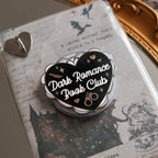 Magnetischer eBook & Handy Halter - "Dark Romance Book Club"